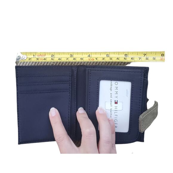 Tommy Hilfiger Faster Times French Wallet Logo Graphic NWT Tan - Picture 12 of 14